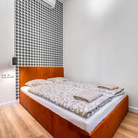 D38 Modern *
