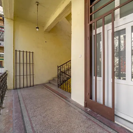 D38 Modern * 부다페스트